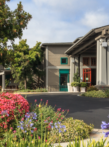 Front of the Holiday Inn Express & Suites Carpinteria.